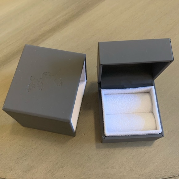 Sarah O Jewelry box, new, grey modern - Picture 2 of 4